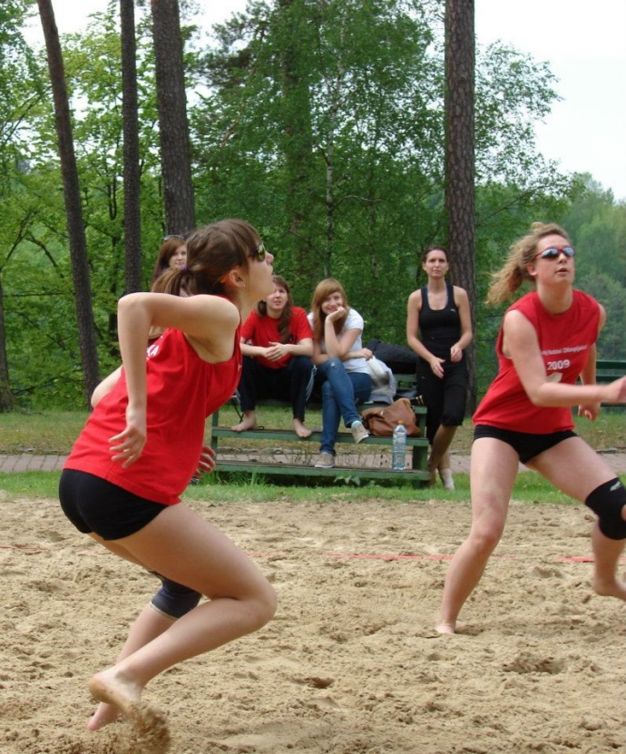 2/40 3 Maja - Turniej siatkówki plażowej - Nierzym