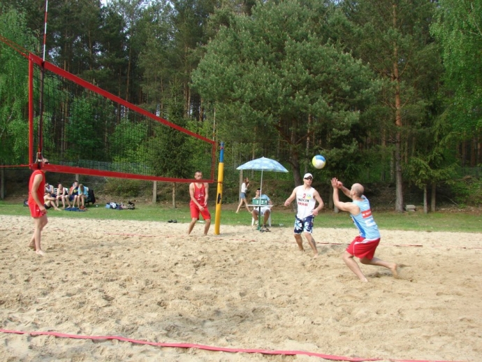 17/40 3 Maja - Turniej siatkówki plażowej - Nierzym