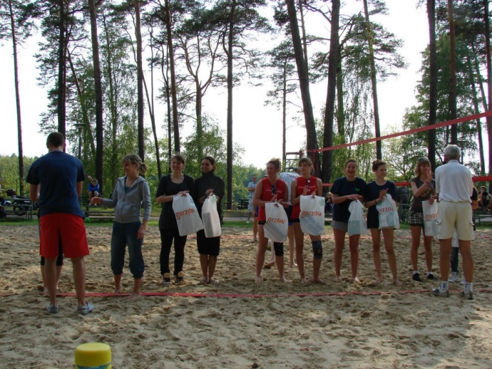 23/40 3 Maja - Turniej siatkówki plażowej - Nierzym