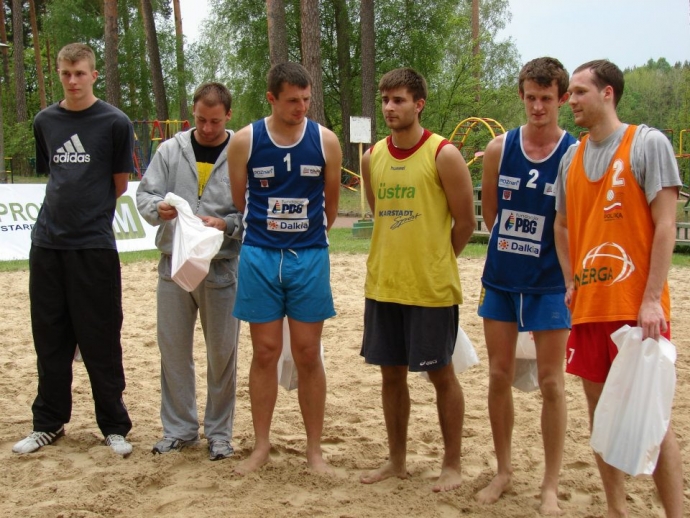 40/40 3 Maja - Turniej siatkówki plażowej - Nierzym