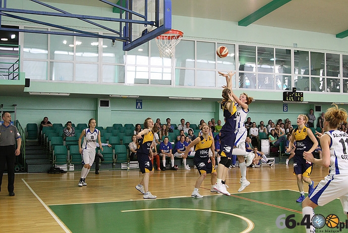 24/42 AZS PWSZ Gorzów - VBW GTK Gdynia 60:69 