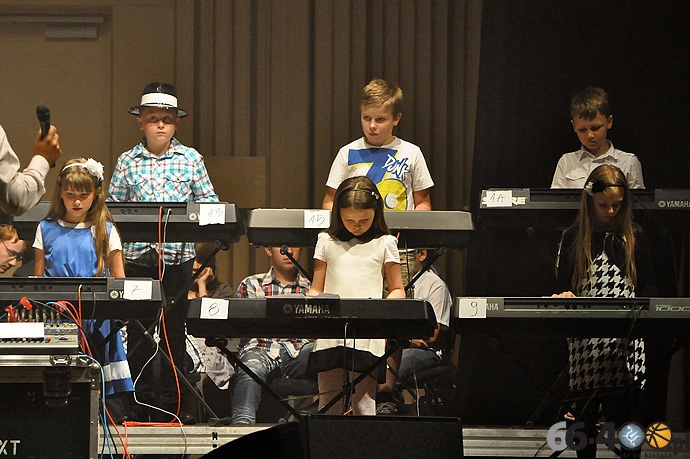 35/68 Zakończenie roku szkolnego w Prywatnej Szkole Muzycznej Huberta Zbiorczyka