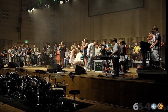 63/68 Zakończenie roku szkolnego w Prywatnej Szkole Muzycznej Huberta Zbiorczyka