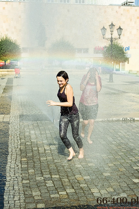 7/13 Gorzów: Kurtyna wodna na Starym Rynku