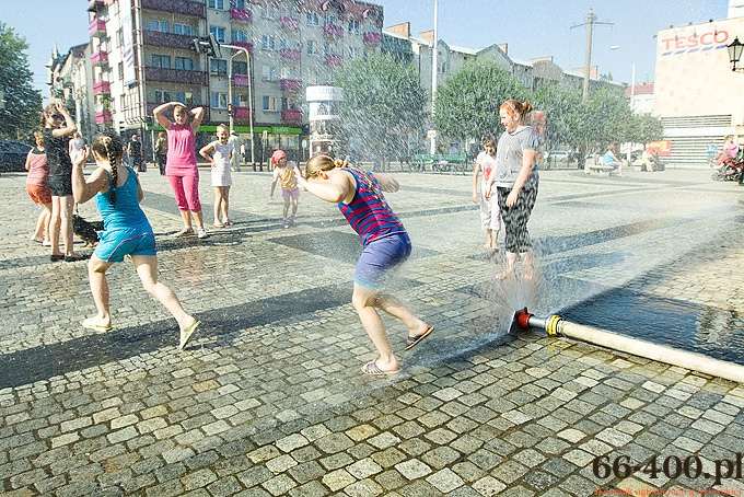 10/13 Gorzów: Kurtyna wodna na Starym Rynku