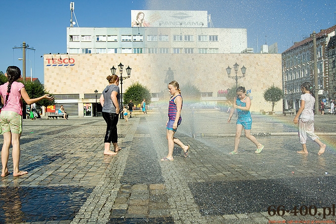 13/13 Gorzów: Kurtyna wodna na Starym Rynku