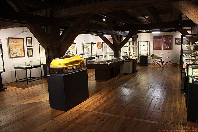 19/19 Gorzów: Wystawa zabawek z przeszłości w Muzeum Warty - Spichlerz