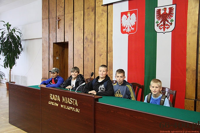 15/16 Gorzów: Wizyta dzieci w Urzędzie Miasta Gorzowa w ramach zajęć wakacyjnych