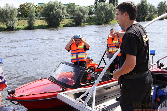 1/29 Gorzów:  Ćwiczenia ratownicze służb mundurowych na Warcie