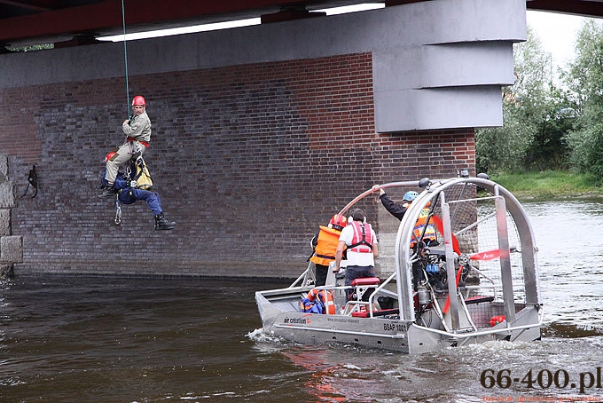 20/29 Gorzów:  Ćwiczenia ratownicze służb mundurowych na Warcie