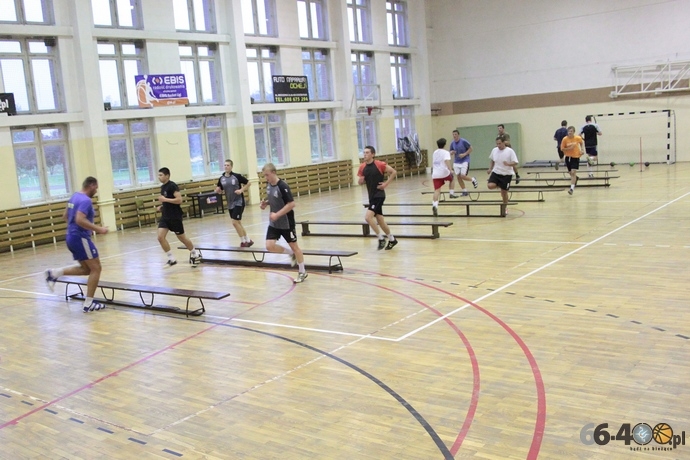 13/17 Szczypiorniści rozpoczęli przygotowania