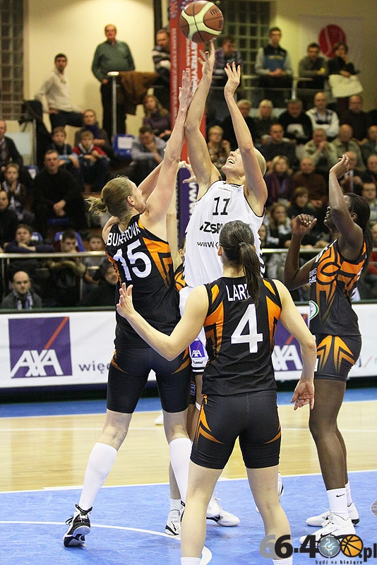 21/40 KSSSE AZS PWSZ Gorzów - Bourges Basket 65:86