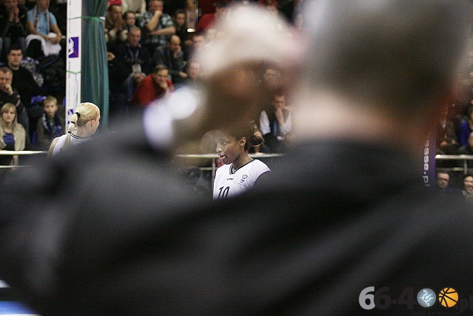 24/40 KSSSE AZS PWSZ Gorzów - Bourges Basket 65:86