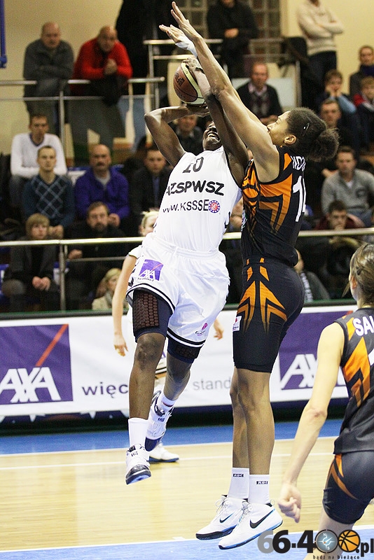 26/40 KSSSE AZS PWSZ Gorzów - Bourges Basket 65:86