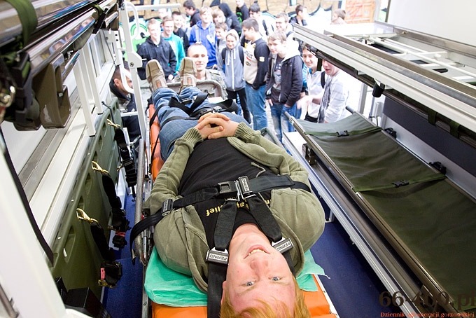 6/11 Gorzów: ZS Elektrycznych - Kurs pomocy przedmedycznej z wojskowymi ratownikami medycznymi z Międzyrzecza