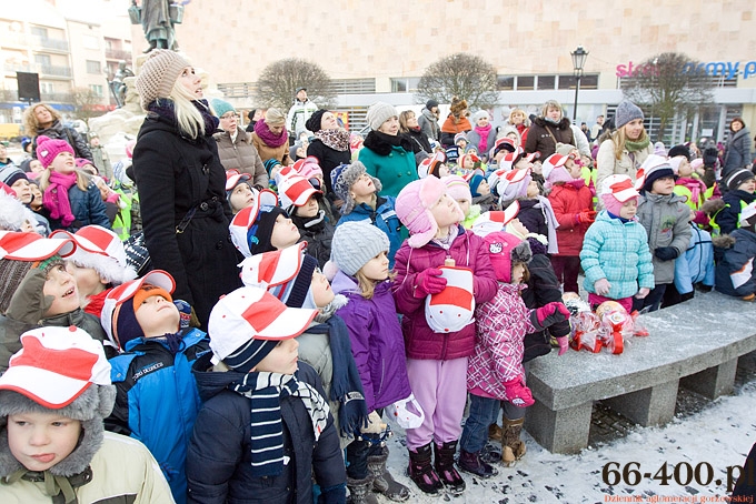 12/16 Gorzów: Przedszkolaki ubrały choinkę