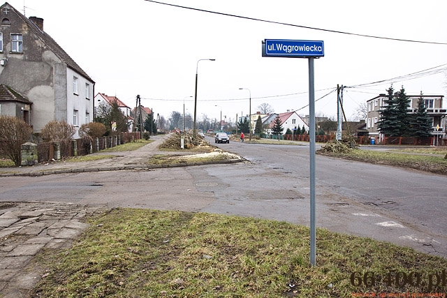 11/13 Gorzów: Wycinka drzew na ul. Kobylogórskiej 