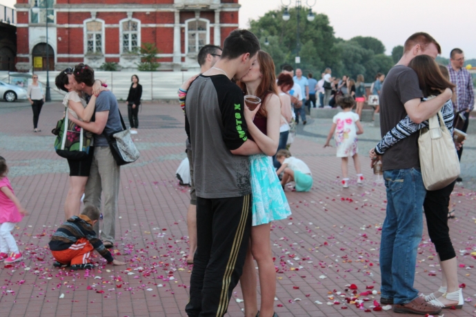 8/10 Rzuć wszystko i chodź się całować! 