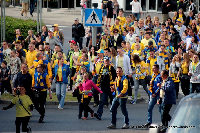 7/8 Derbowy marsz kibiców Stali Gorzów