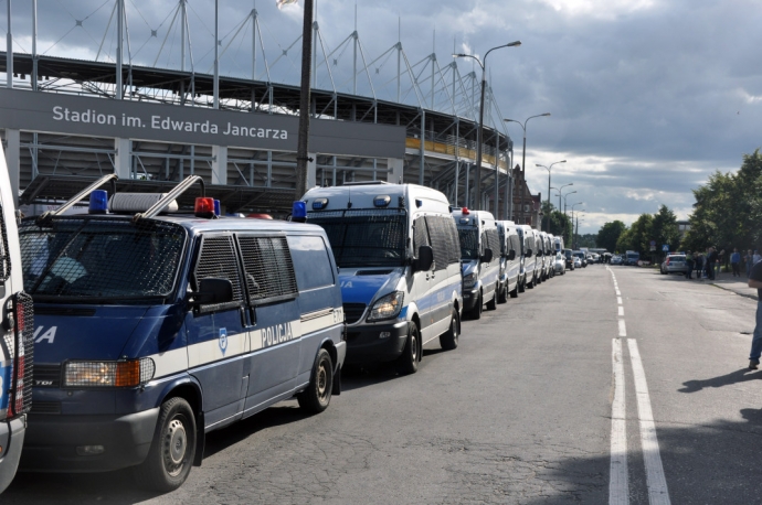 13/24 Derby w obiektywie policji