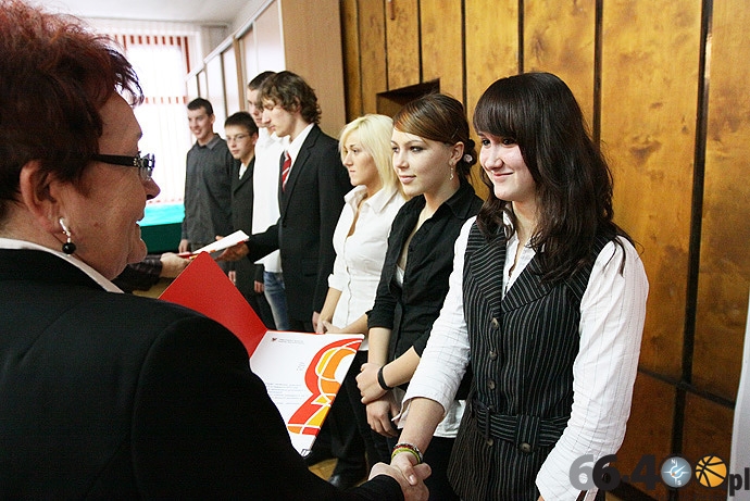 6/16 Młodzi sportowcy nagrodzeni