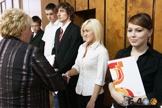 8/16 Młodzi sportowcy nagrodzeni