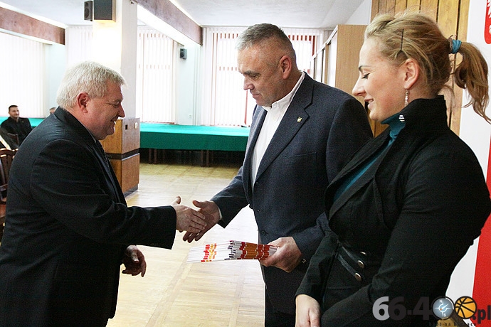 13/16 Młodzi sportowcy nagrodzeni