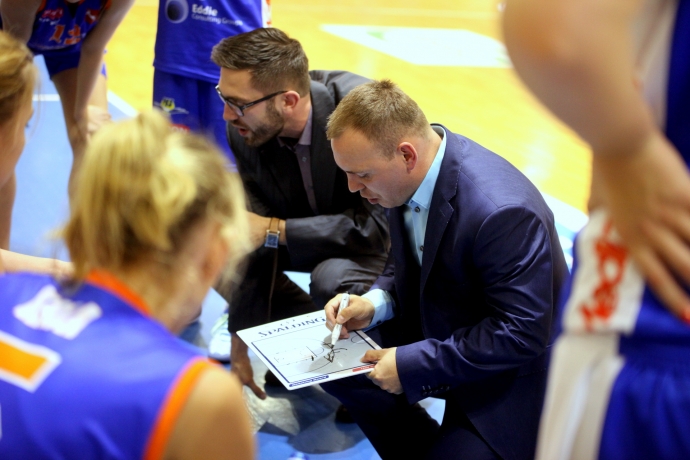 8/15 KSSSE AZS PWSZ Gorzów - Basket Konin 74:71