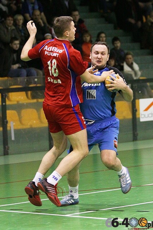 21/37 AZS AWF Gorzów - Azoty Puławy 32:33 (16:18)