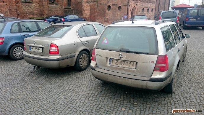 8/11 Księża niczym święte krowy - parkują gdzie chcą?