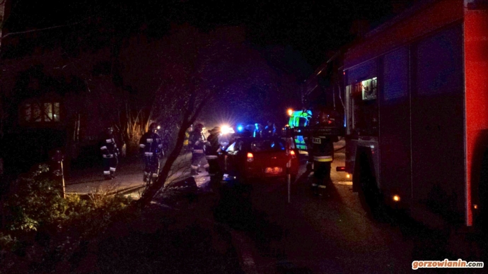 5/7 Dachowanie czerwonego mitsubishi