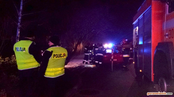 6/7 Dachowanie czerwonego mitsubishi