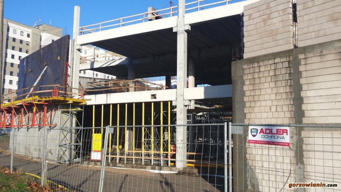 4/16 Budowa galerii Manhattan