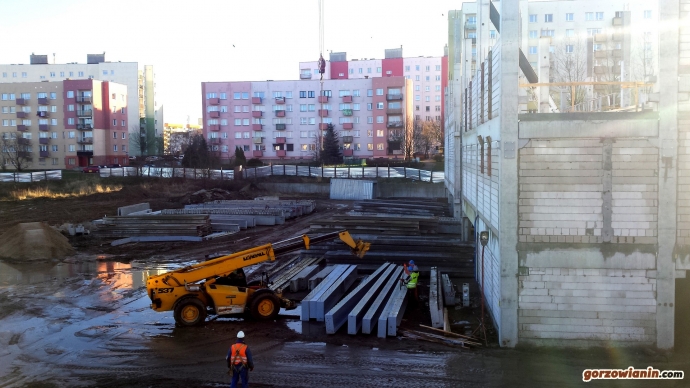 16/16 Budowa galerii Manhattan