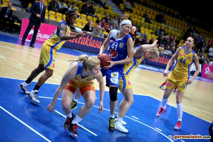 10/22 Basket Gdynia - KSSSE AZS PWSZ Gorzów 74:66 (28:21, 13:20, 14:7, 19:18)