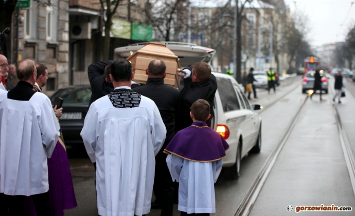 8/20 Pierwsze uroczystości pogrzebowe ks. Andrzejewskiego