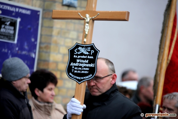 10/20 Pierwsze uroczystości pogrzebowe ks. Andrzejewskiego
