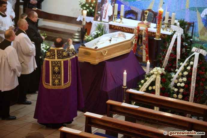 19/20 Pierwsze uroczystości pogrzebowe ks. Andrzejewskiego