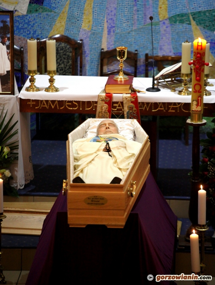 20/20 Pierwsze uroczystości pogrzebowe ks. Andrzejewskiego