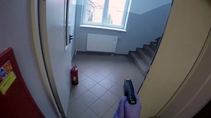 8/10 Szkolenie policjantów z użyciem paralizatora