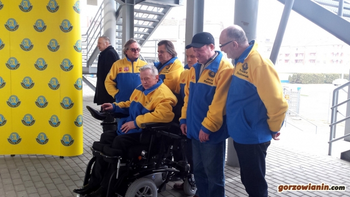 3/9 Odcisk dłoni Bogusława Nowaka w Alei Sław