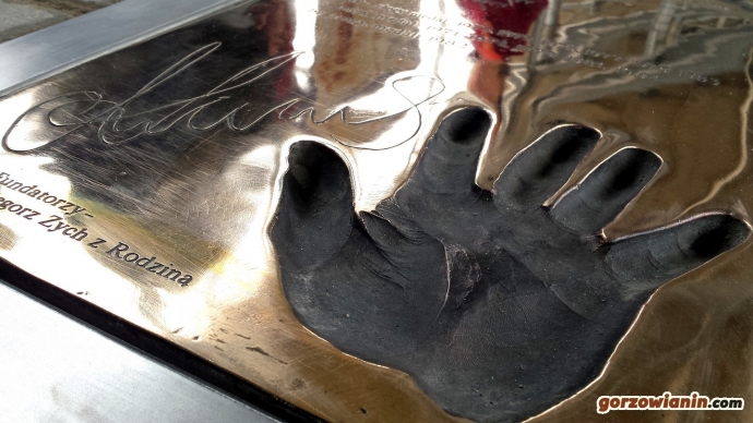 7/9 Odcisk dłoni Bogusława Nowaka w Alei Sław