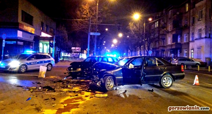 4/6 Zderzenie BMW z mercedesem