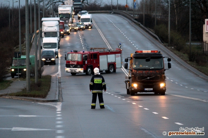 1/13 Wypadek auta przewożącego butle z dwutlenkiem węgla!