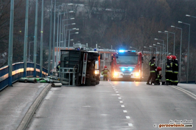 2/13 Wypadek auta przewożącego butle z dwutlenkiem węgla!