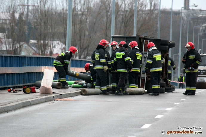5/13 Wypadek auta przewożącego butle z dwutlenkiem węgla!