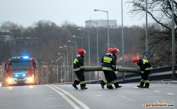 7/13 Wypadek auta przewożącego butle z dwutlenkiem węgla!