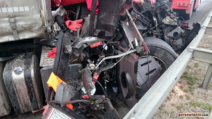 6/11 Zderzenie dwóch ciężarówek na S3