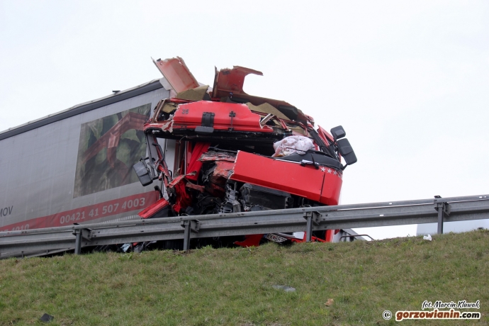 11/11 Zderzenie dwóch ciężarówek na S3