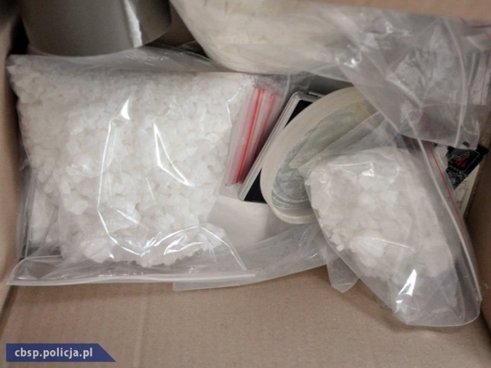 4/8 CBŚP zatrzymało pseudokibiców handlujących dopalaczami